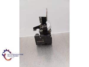 Gebruikte ABS Pomp Ford Transit Connect 1.8 TDCi 90 Prijs € 38,99 Margeregeling aangeboden door Alexander Autodemontage