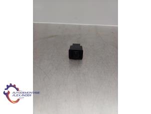 Gebruikte Schakelaar Koplamp Ihv Seat Ibiza V (KJB) 1.0 TSI 12V Prijs op aanvraag aangeboden door Alexander Autodemontage