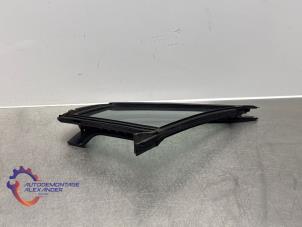 Gebruikte Driehoeks Ruit links-voor Toyota Yaris III (P13) 1.33 16V Dual VVT-I Prijs € 39,99 Margeregeling aangeboden door Alexander Autodemontage