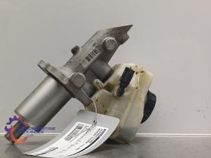 Gebruikte Hoofdremcilinder Mercedes E (W211) 3.0 E-280 CDI 24V Prijs op aanvraag aangeboden door Alexander Autodemontage