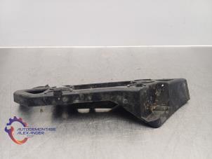Gebruikte Bumpersteun rechts-voor Volkswagen Caddy III (2KA,2KH,2CA,2CH) 1.6 TDI 16V Prijs op aanvraag aangeboden door Alexander Autodemontage