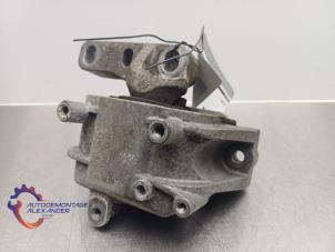 Gebruikte Motorsteun Volkswagen Caddy III (2KA,2KH,2CA,2CH) 1.6 TDI 16V Prijs op aanvraag aangeboden door Alexander Autodemontage