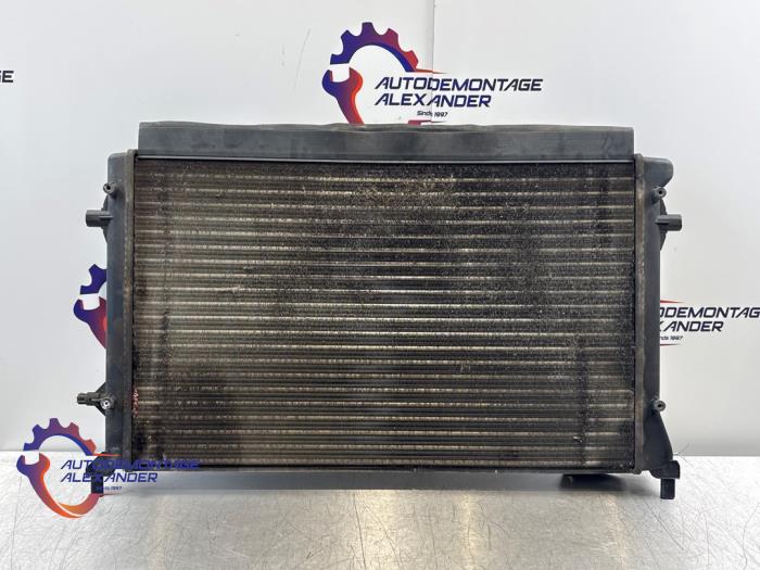 Gebruikte Radiateur Volkswagen Golf VI (5K1) 1.4 16V Prijs € 34,99 Margeregeling aangeboden door Alexander Autodemontage