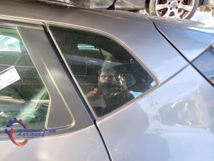 Gebruikte Extra Ruit 4Deurs links-achter Renault Captur (2R) 0.9 Energy TCE 12V Prijs € 69,99 Inclusief btw aangeboden door Alexander Autodemontage