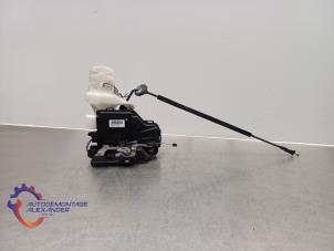 Gebruikte Deurslot Mechaniek 2Deurs links Volkswagen Caddy III (2KA,2KH,2CA,2CH) 1.6 TDI 16V Prijs op aanvraag aangeboden door Alexander Autodemontage