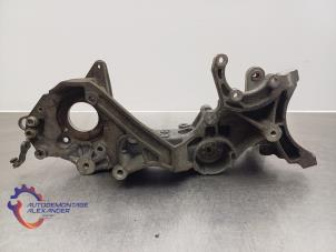 Gebruikte Dynamosteun onder Volkswagen Transporter T5 2.0 TDI DRF Prijs op aanvraag aangeboden door Alexander Autodemontage