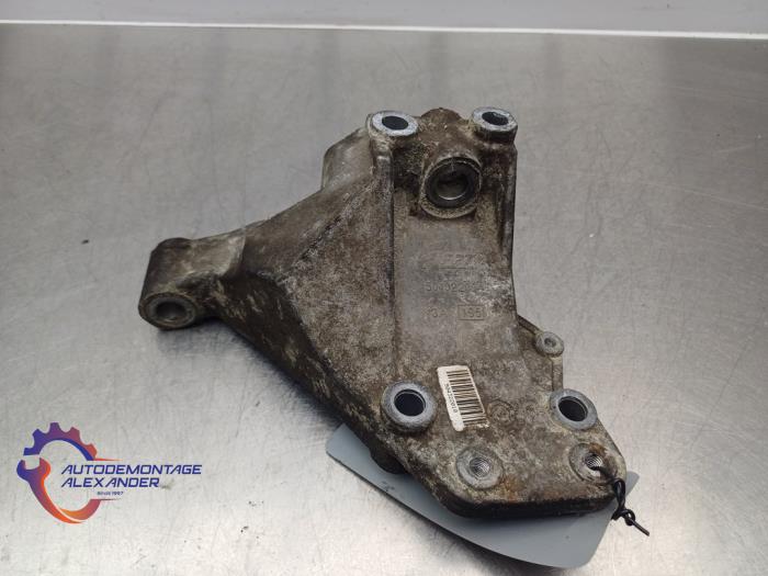 Motorsteun van een Iveco New Daily VI 33S13, 35C13, 35S13 2014