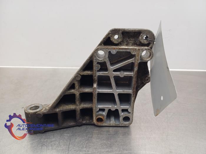 Motorsteun van een Iveco New Daily VI 33S13, 35C13, 35S13 2014