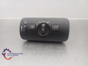 Gebruikte Schakelaar Licht Volvo V40 (MV) 2.0 D3 16V Prijs op aanvraag aangeboden door Alexander Autodemontage