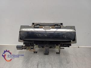 Gebruikte Deurgreep 4Deurs links-achter Audi A8 (D3) 3.0 TDI V6 24V Quattro Prijs op aanvraag aangeboden door Alexander Autodemontage