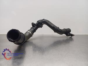 Gebruikte Intercooler Buis Opel Vivaro Combi 1.6 CDTI 95 Prijs € 80,00 Margeregeling aangeboden door Alexander Autodemontage