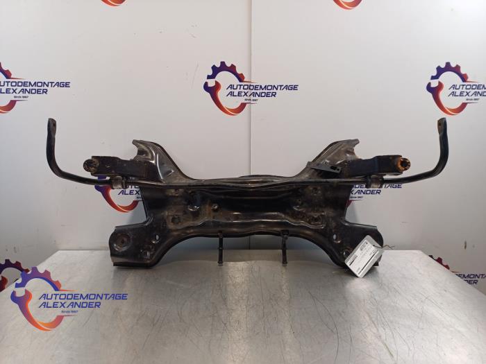 Subframe van een Volkswagen Polo V (6R) 1.4 TDI 12V 75 2015