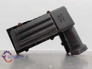 Gebruikte Luchtfilterhuis Volkswagen Caddy III (2KA,2KH,2CA,2CH) 1.6 TDI 16V Prijs € 42,35 Inclusief btw aangeboden door Alexander Autodemontage