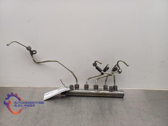 Gebruikte Injector brug Opel Vivaro Combi 1.6 CDTI 95 Prijs € 150,00 Margeregeling aangeboden door Alexander Autodemontage