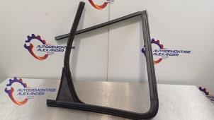 Gebruikte Deurrubber 4Deurs links-achter Opel Combo Cargo 1.2 110 Prijs op aanvraag aangeboden door Alexander Autodemontage