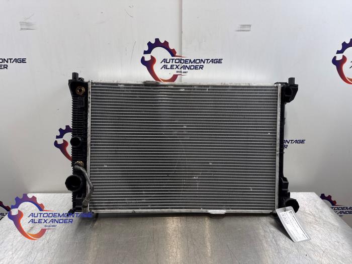Gebruikte Radiateur Mercedes C (W204) 1.8 C-180K 16V Prijs € 64,99 Margeregeling aangeboden door Alexander Autodemontage