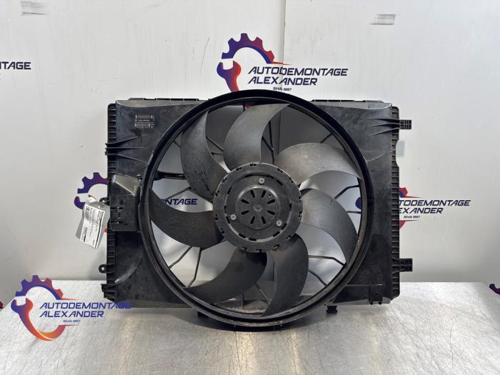 Gebruikte Fan Radiateur Mercedes C (W204) 1.8 C-180K 16V Prijs € 180,00 Margeregeling aangeboden door Alexander Autodemontage