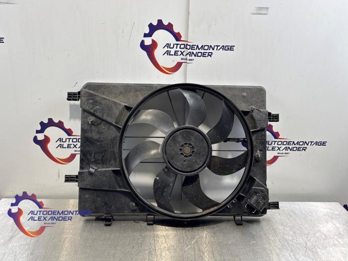Gebruikte Radiateurfan Opel Zafira Tourer (P12) 2.0 CDTI 16V 130 Ecotec Prijs op aanvraag aangeboden door Alexander Autodemontage