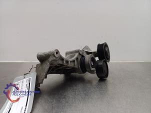 Gebruikte Dynamosteun boven Renault Kangoo Express (FW) 1.5 dCi 90 FAP Prijs op aanvraag aangeboden door Alexander Autodemontage