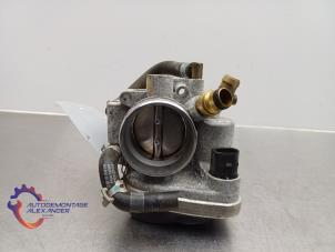 Gebruikte Gasklephuis Opel Astra H Twin Top (L67) 1.6 16V Prijs € 27,99 Margeregeling aangeboden door Alexander Autodemontage