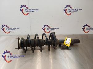 Gebruikte Schokdemper links-voor Ford Transit Custom 2.2 TDCi 16V Prijs € 74,37 Margeregeling aangeboden door Alexander Autodemontage