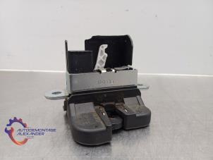 Gebruikte Achterklep Slotmechaniek Volkswagen Touran (1T1/T2) 1.9 TDI 105 Euro 3 Prijs op aanvraag aangeboden door Alexander Autodemontage