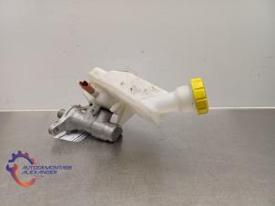 Gebruikte Hoofdremcilinder Peugeot 208 I (CA/CC/CK/CL) 1.0 Vti 12V PureTech Prijs € 25,00 Margeregeling aangeboden door Alexander Autodemontage