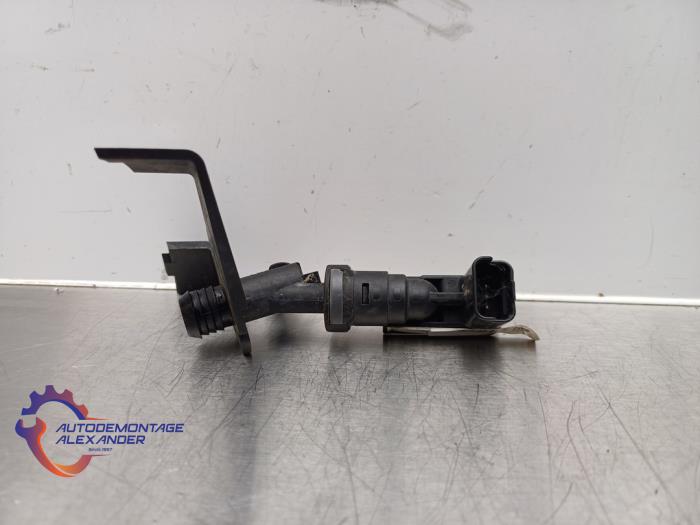 Sensor Remassistent van een Peugeot 208 I (CA/CC/CK/CL) 1.0 Vti 12V PureTech 2015
