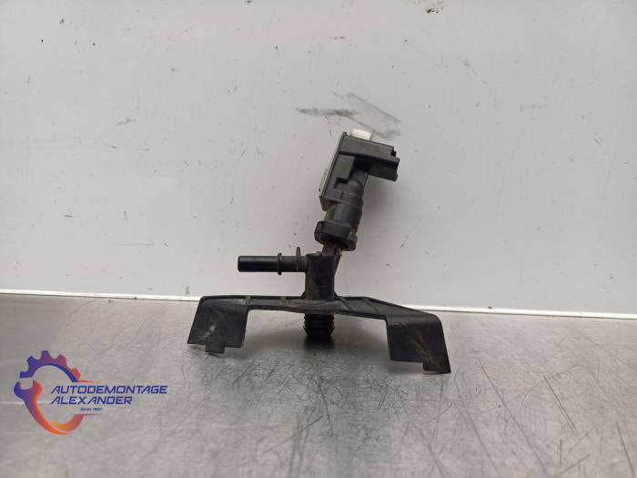 Sensor Remassistent van een Peugeot 208 I (CA/CC/CK/CL) 1.0 Vti 12V PureTech 2015