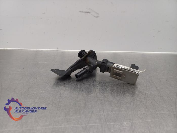 Sensor Remassistent van een Peugeot 208 I (CA/CC/CK/CL) 1.0 Vti 12V PureTech 2015