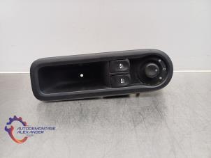 Gebruikte Ruit schakelaar elektrisch Renault Twingo II (CN) 1.2 16V Prijs op aanvraag aangeboden door Alexander Autodemontage