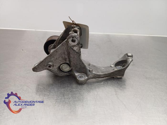 Gebruikte Spanner multiriem Nissan Micra (K13) 1.2 12V DIG-S Prijs op aanvraag aangeboden door Alexander Autodemontage