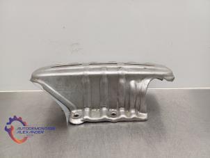 Gebruikte Hitteschild uitlaat Volkswagen Golf VI (5K1) 1.4 TSI 160 16V Prijs € 15,00 Margeregeling aangeboden door Alexander Autodemontage