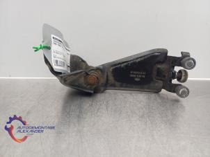 Gebruikte Schuifdeurrol rechts Ford Transit Connect (PJ2) 1.5 TDCi Prijs op aanvraag aangeboden door Alexander Autodemontage