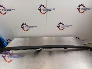 Gebruikte Lip voorbumper Renault Trafic (1FL/2FL/3FL/4FL) 1.6 dCi 120 Twin Turbo Prijs op aanvraag aangeboden door Alexander Autodemontage