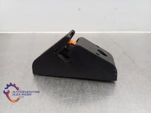 Gebruikte Deurvanger bus/bestel rechts Ford Transit Custom 2.0 TDCi 16V Eco Blue 129 Prijs op aanvraag aangeboden door Alexander Autodemontage