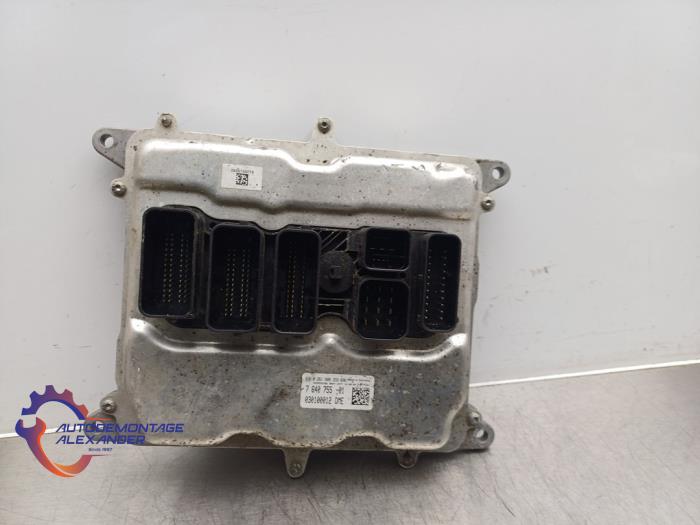Computer Motormanagement van een BMW 1 serie (F21) 116i 1.6 16V 2013