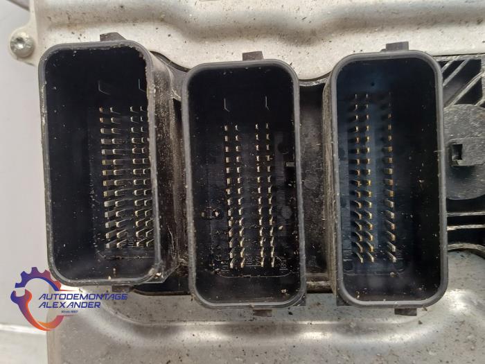 Computer Motormanagement van een BMW 1 serie (F21) 116i 1.6 16V 2013