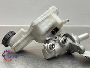 Gebruikte Hoofdremcilinder Ford Fiesta 7 1.5 TDCi 85 Prijs op aanvraag aangeboden door Alexander Autodemontage