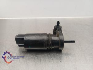 Gebruikte Ruitensproeierpomp voor Mercedes A (W176) 1.6 A-180 16V Prijs op aanvraag aangeboden door Alexander Autodemontage