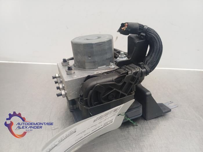 Gebruikte ABS Pomp Mercedes A (W176) 1.6 A-180 16V Prijs € 49,99 Margeregeling aangeboden door Alexander Autodemontage