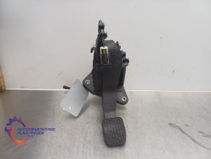 Gebruikte Koppelingspedaal Mercedes A (W176) 1.6 A-180 16V Prijs op aanvraag aangeboden door Alexander Autodemontage