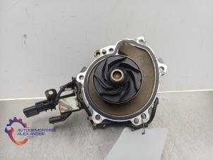 Gebruikte Waterpomp Jaguar XJ (X351) 5.0 V8 32V Prijs op aanvraag aangeboden door Alexander Autodemontage