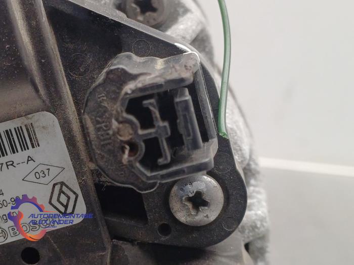 Dynamo van een Renault Twingo III (AH) 1.0 SCe 70 12V 2016