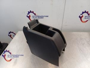 Gebruikte Armsteun Volkswagen Golf V (1K1) 2.0 GTI 16V Prijs op aanvraag aangeboden door Alexander Autodemontage