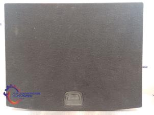 Gebruikte Kofferbak Mat Mercedes A (W176) 1.6 A-180 16V Prijs € 50,00 Margeregeling aangeboden door Alexander Autodemontage