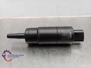 Gebruikte Koplampsproeier pomp BMW X5 (E70) 3.0sd 24V Prijs op aanvraag aangeboden door Alexander Autodemontage
