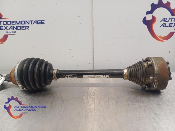 Gebruikte Aandrijfas links-voor Skoda Octavia Combi (5EAC) 1.6 TDI Greenline 16V Prijs op aanvraag aangeboden door Alexander Autodemontage
