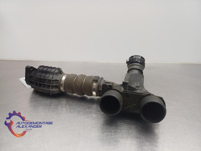 Gebruikte Intercooler Buis Citroen C4 Cactus (0B/0P) 1.6 Blue Hdi 100 Prijs op aanvraag aangeboden door Alexander Autodemontage