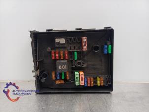 Gebruikte Zekeringkast Volkswagen Caddy III (2KA,2KH,2CA,2CH) 1.6 TDI 16V Prijs op aanvraag aangeboden door Alexander Autodemontage